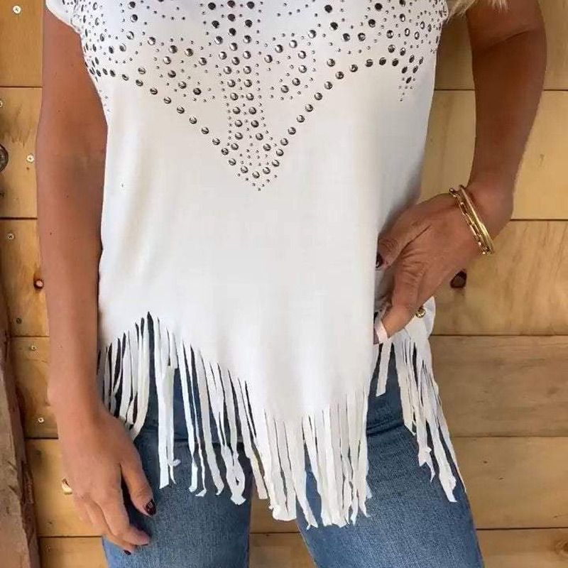 "T-shirt uni pour femme à manches courtes, imprimé tendance et ourlet effiloché."